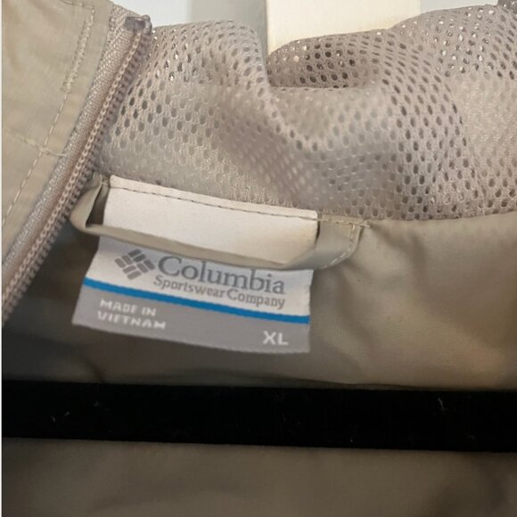 Columbia Omni-Tech Waterproof XL rain jacket - Picture 2 of 3